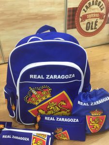 Zaragoza-Ole-Souvenirs.-Mochila-Real-Zaragoza Zaragoza-Ole-Souvenirs.-Mochila-Real-Zaragoza